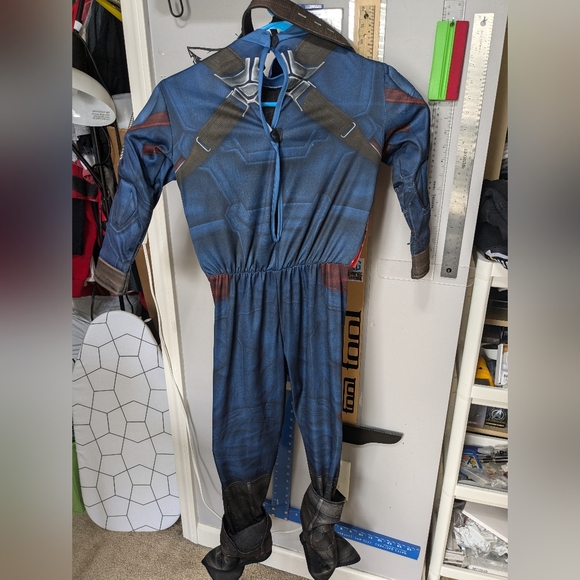 Capt America costume small - Picture 2 of 6
